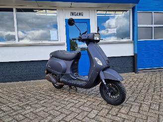 Vrakbiler auto BTC 5 RIVA 2015/11