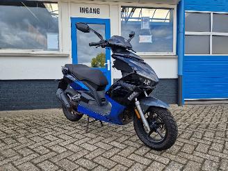 krockskadad bil bromfiets Turbho  SW50 BROM SCOOTER 2018/5