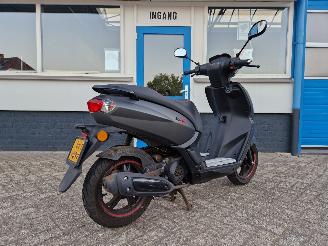 Peugeot  KISBEE 45KM picture 7