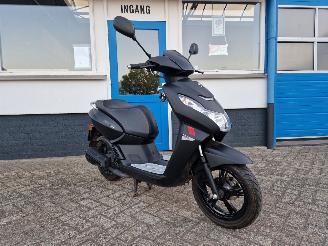 damaged scooters Peugeot  KISBEE , EURO 5 2023/9