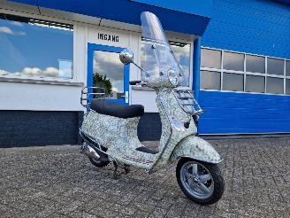 Vespa  LX50 B-ART SPECIAL MADE picture 3