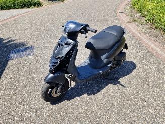 Unfall Kfz Roller Piaggio  ZIP 45KM 2017/10