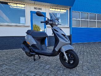 Piaggio  ZIP 45KM BROM E5 picture 2
