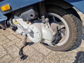 Vespa  LX 50 LAGE KM STAND , NETTE SCOOTER picture 14