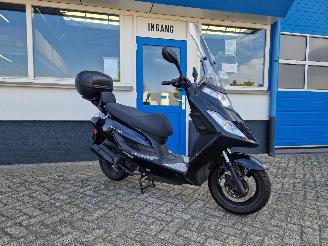 skadebil bromfiets Kymco Sprint 45KM NEW DINK 4 STROKE 45KM 2017/10