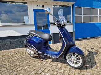 Vespa  PRIMAVERA picture 3