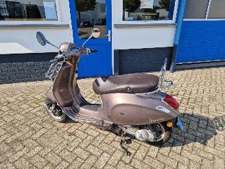 Vespa  PRIMAVERA TOURING picture 14
