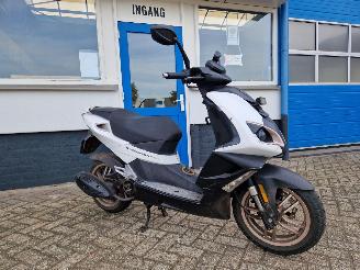 Peugeot  SPEEDFIGHT IV picture 3