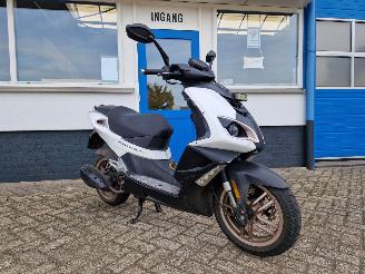 Peugeot  SPEEDFIGHT IV picture 2