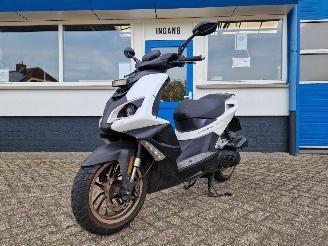 Peugeot  SPEEDFIGHT IV picture 14
