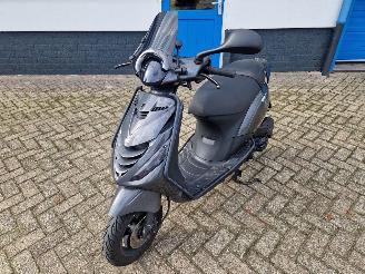 Piaggio  ZIP BROM 45KM picture 12