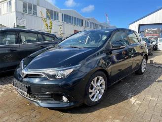 Salvage car Toyota Auris Auris (E18), Hatchback 5-drs, 2012 / 2019 1.2 T 16V 2018