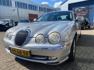 Jaguar S-type  picture 1