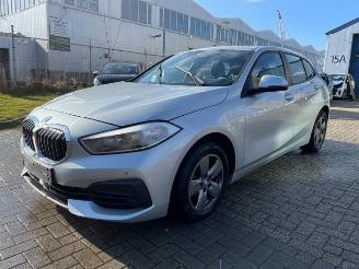Uttjänta bilar auto BMW 1-serie 1 serie (F40), Hatchback, 2019 118i 1.5 TwinPower 12V 2020/1