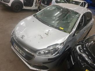 Peugeot 208  picture 1