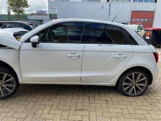 Audi A1 A1 Sportback (8XA/8XF), Hatchback 5-drs, 2011 / 2018 1.6 TDI 16V picture 2