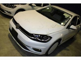 Volkswagen Golf  picture 1