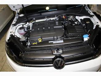 Volkswagen Golf  picture 8