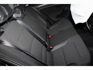 Volkswagen Golf  picture 8