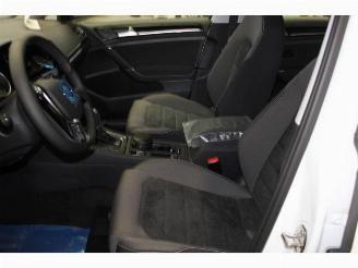 Volkswagen Golf  picture 8