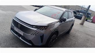 Vrakbiler auto Peugeot 5008  2025/3