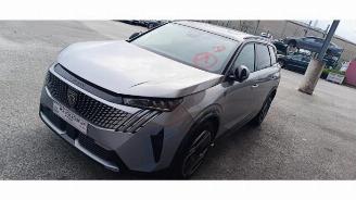 Vrakbiler auto Peugeot 5008  2025