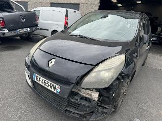 skadebil auto Renault Scenic  2011/11