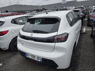 Peugeot 208  picture 10