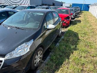 Peugeot 208  picture 3