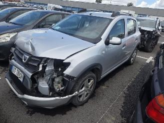 Vaurioauto  passenger cars Dacia Sandero stepway 0.9 tce 66kw 2015/7