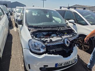 damaged passenger cars Renault Twingo  2022/10