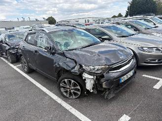 Voiture accidenté Kia Stonic  2019/7