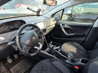Peugeot 2008  picture 9