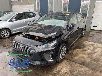 Coche siniestrado Hyundai Ioniq Ioniq, Liftback, 2016 / 2022 1.6 GDI 16V Hybrid 2017/10