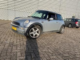 Mini One 1.6 16V One Hatchback  Benzine 1.598cc 66kW (90pk) FWD picture 2