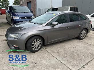 Voiture accidenté Seat Leon Leon ST (5FF), Combi 5-drs, 2012 / 2020 1.6 TDI Ecomotive 16V 2014/5