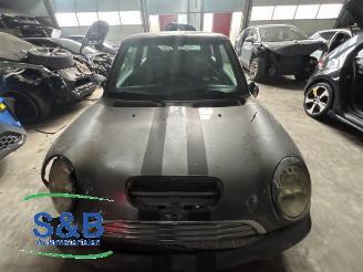 Voiture accidenté Mini Cooper S Mini Cooper S (R53), Hatchback, 2002 / 2006 1.6 16V 2004/7