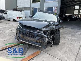 Uttjänta bilar auto Audi E-tron E-tron (GEN), SUV, 2018 50 quattro 2019/12
