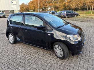 Volkswagen Up! 1.0 12V 60 Hatchback  Benzine 999cc 44kW (60pk) FWD 2011-08/2020-08  CHYA picture 3