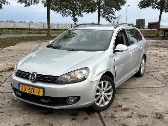 Vaurioauto  passenger cars Volkswagen Golf WVWZZZ1KZBM716985 2011/8