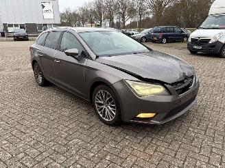 Schadeauto Seat Leon 1.2 TSI Ecomotive 16V Combi/o 4Dr Benzine 1.197cc 77kW (105pk) FWD 2013-08/2014-04  CJZA 2014/6