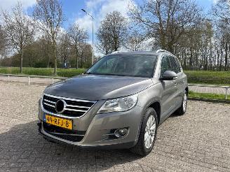 Vaurioauto  passenger cars Volkswagen Tiguan 1.4 TSI 16V SUV  Benzine 1.390cc 110kW (150pk) FWD 2008-03/2011-05 (5N1) CAVA 2011/5