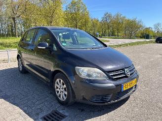 Coche accidentado Volkswagen Golf 1.6 FSI 16V MPV  Benzine 1.598cc 85kW (116pk) FWD 2004-12/2008-05 (5M1) BLF; EURO4 2005/6