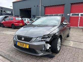 skadebil auto Seat Leon 1.6 TDI Ecomotive 16V Hatchback 4Dr Diesel 1,598cc 81kW (110pk) FWD 2013-09/2020-08  CRKB 2014/11