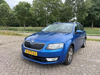 damaged passenger cars Skoda Octavia 1.4 TSI 16V Combi/o 4Dr Benzine 1.395cc 103kW (140pk) FWD 2012-11/2020-07  CHPA 2013/12