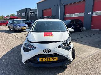 Unfallwagen Toyota Aygo 1.0 12V VVT-i Hatchback  Benzine 998cc 53kW (72pk) FWD 2018-03 (KGB40) 1KRFE 2020/2