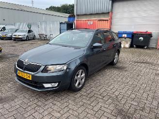 Avarii autoturisme Skoda Octavia 1.2 TSI 16V Combi/o 4Dr Benzine 1.197cc 77kW (105pk) FWD 2012-11/2020-07  CJZA 2014/4