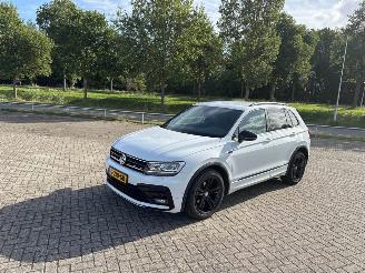 krockskadad bil auto Volkswagen Tiguan 2.0 TDI 16V BlueMotion Technology SCR SUV  Diesel 1.968cc 110kW (150pk) FWD 2016-01/2024-04  DFGA; DTSB; DTSA 2019/2