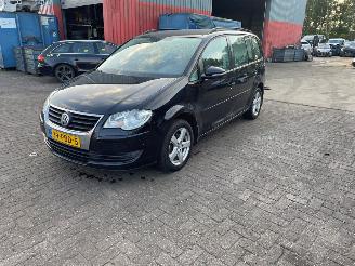 Schadeauto Volkswagen Touran  2011/1