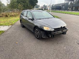 Coche accidentado Volkswagen Golf  2018/6
